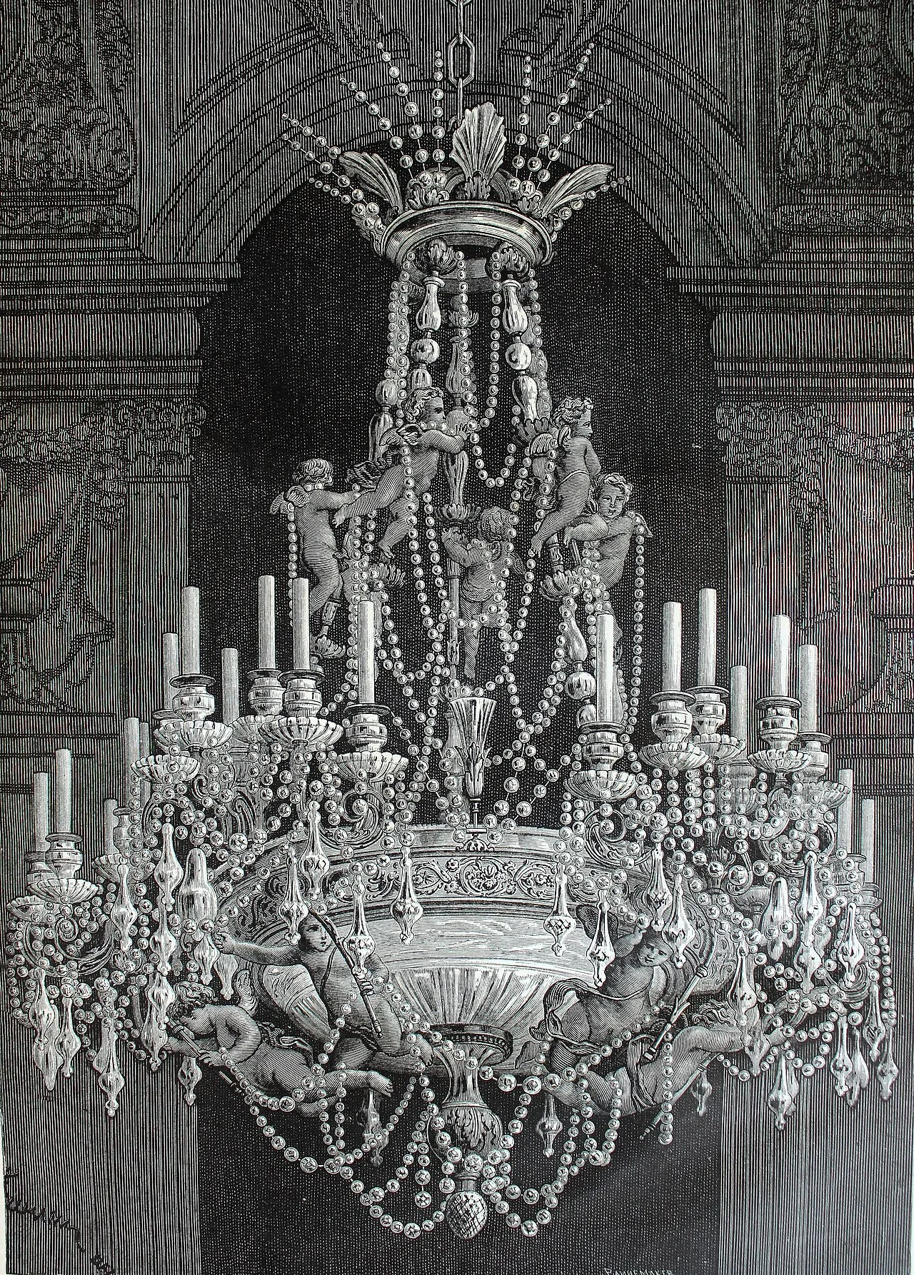 Gravure en noir et blanc d’un grand lustre de cristal à bougies, garni de chaînes de perles, de pendeloques et d’angelots